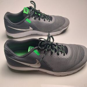 NIKE Flex Experience  RN 5 Men size 12W Running shoes grey green  trim.